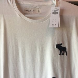 Abercrombie & Fitch new White shirt